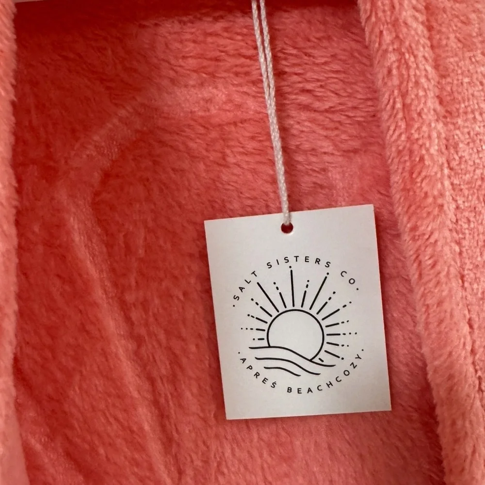 Salt Sisters Plush Shell Robe. - Picture 8 of 10
